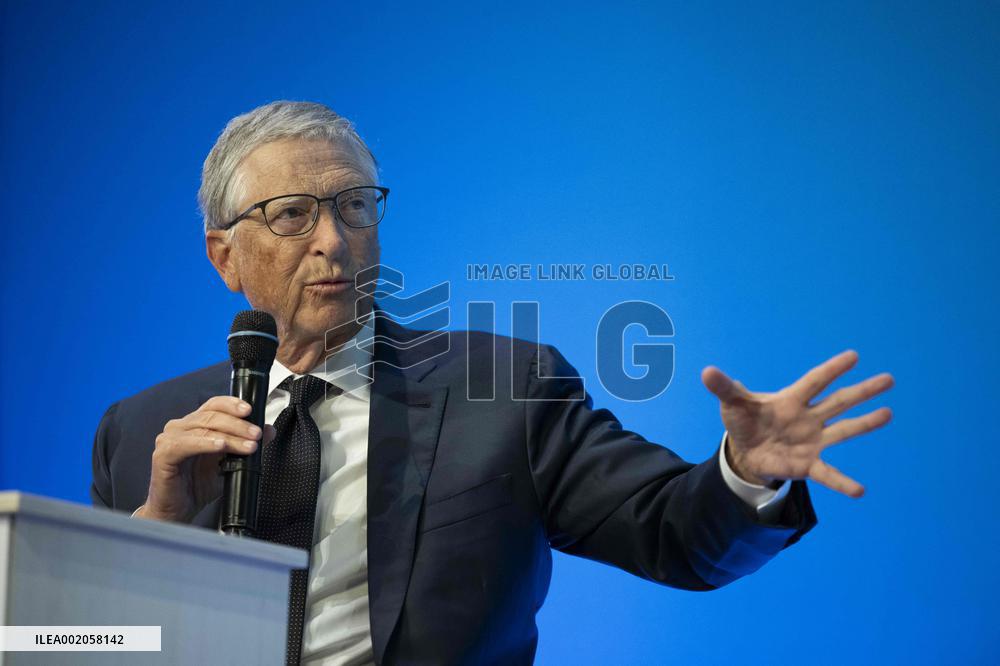 Bill Gates At Rendez-Vous de Bercy - Paris