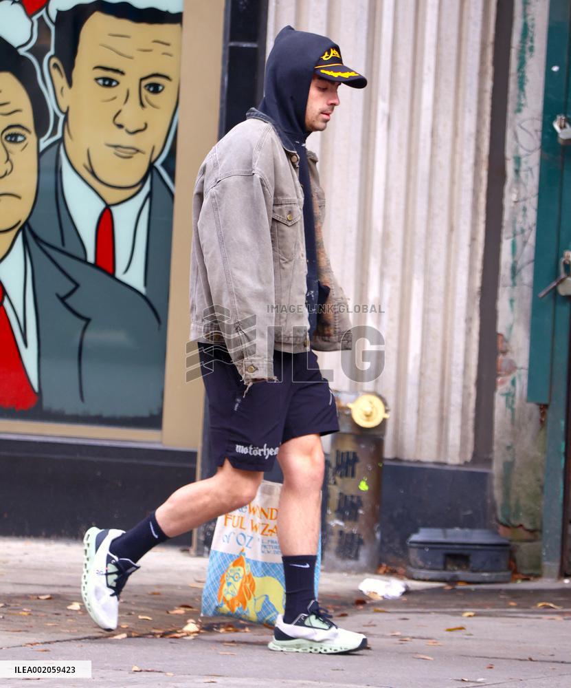 Joe Jonas out in New York