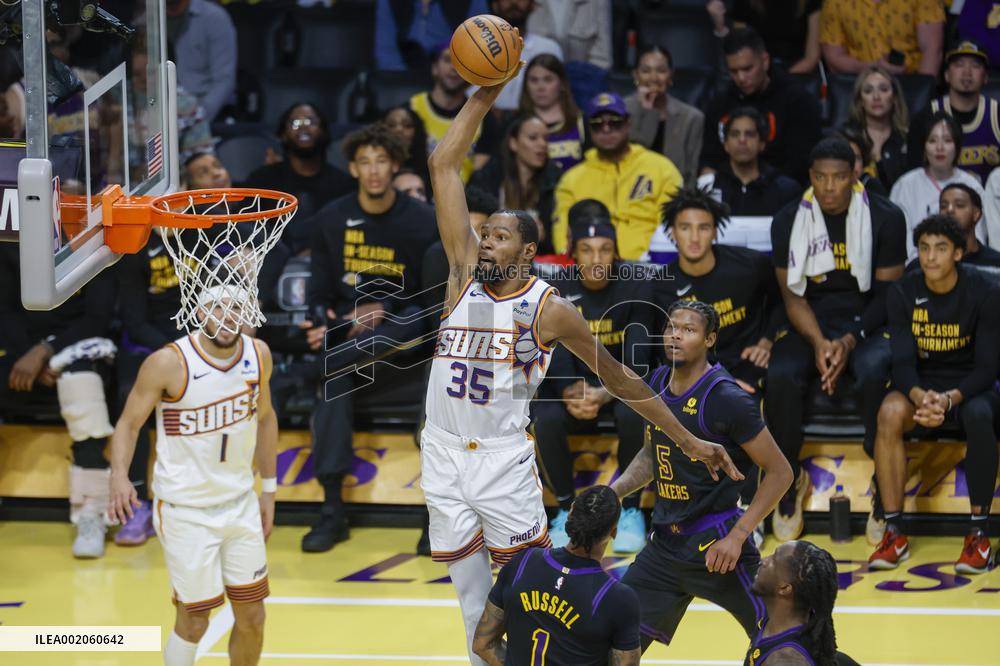 (SP)U.S.-LOS ANGELES-BASKETBALL-NBA