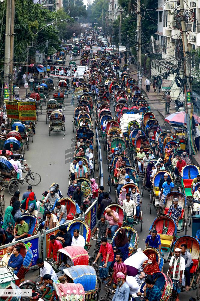 Dhaka Roads Clogged With Rickshaws