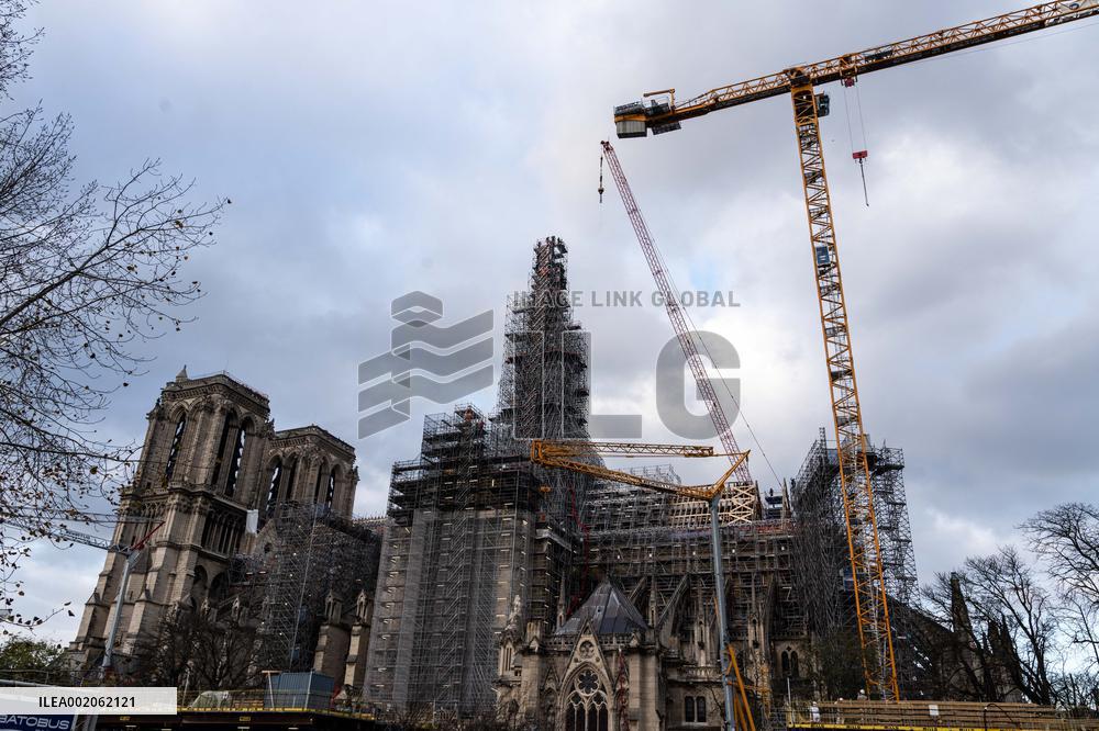 The Cross Of Notre-Dame De Paris Placed At The Top - Paris