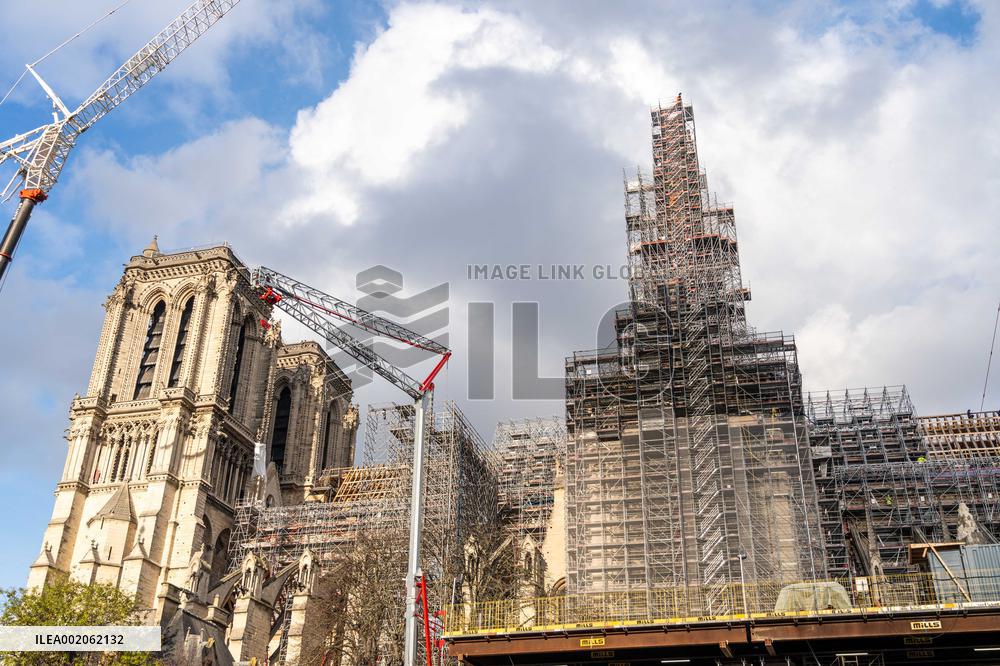 The Cross Of Notre-Dame De Paris Placed At The Top - Paris