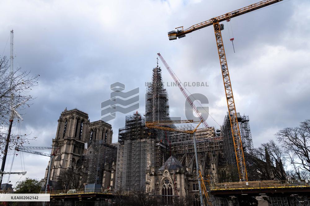 The Cross Of Notre-Dame De Paris Placed At The Top - Paris