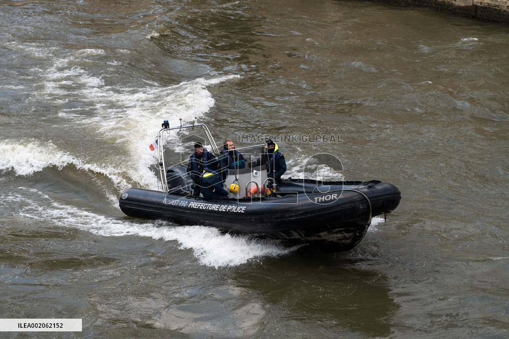 The Cross Of Notre-Dame De Paris Placed At The Top - Paris