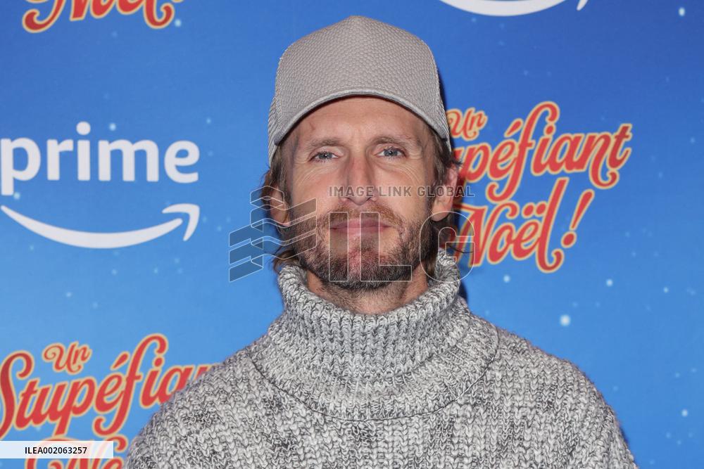 Un Stupefiant Noel Premiere - Paris