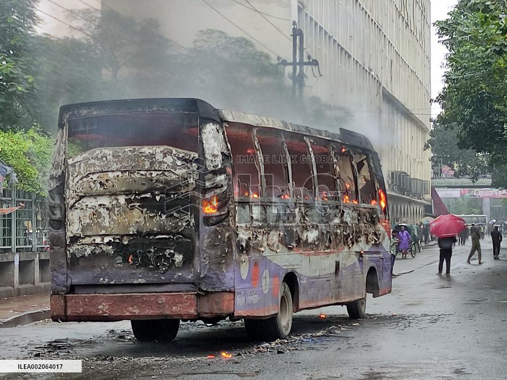 Protesters Set A Bus On Fire - Dhaka