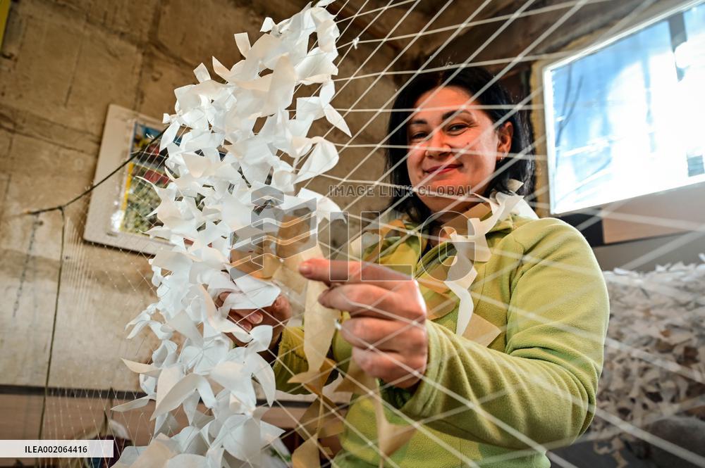Making winter camouflage netting in Zaporizhzhia