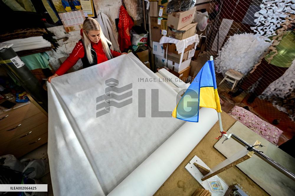 Making winter camouflage netting in Zaporizhzhia