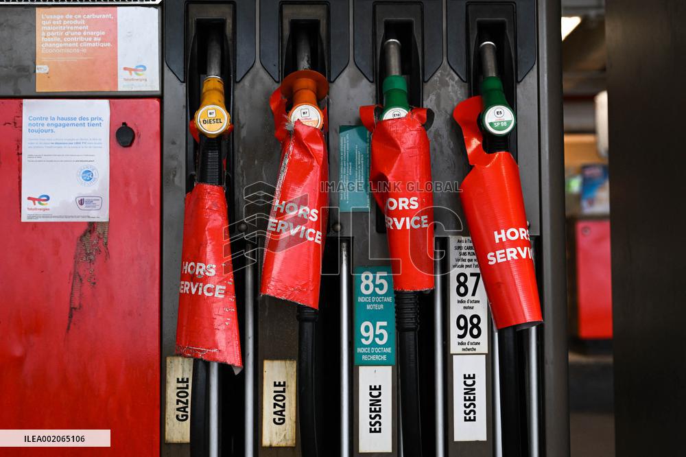 TotalEnergies Service Station Closed - Paris