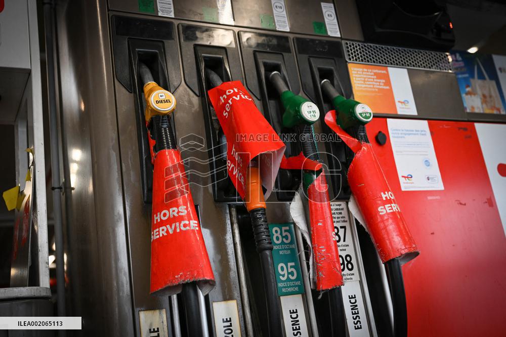 TotalEnergies Service Station Closed - Paris