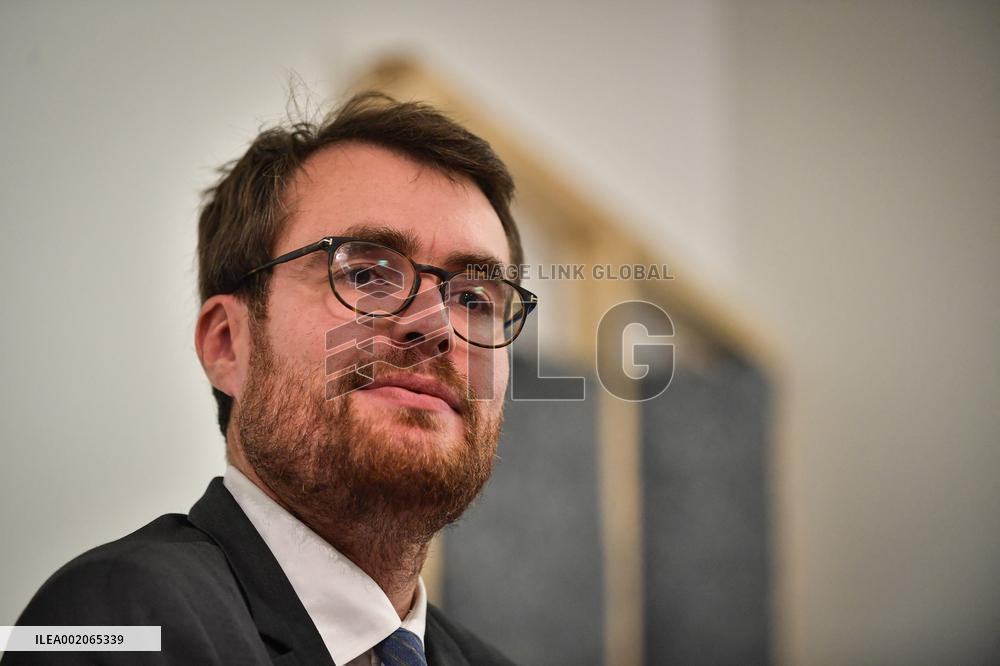 Press Conference On A Food Waste Collection And Recycling Plan - Paris