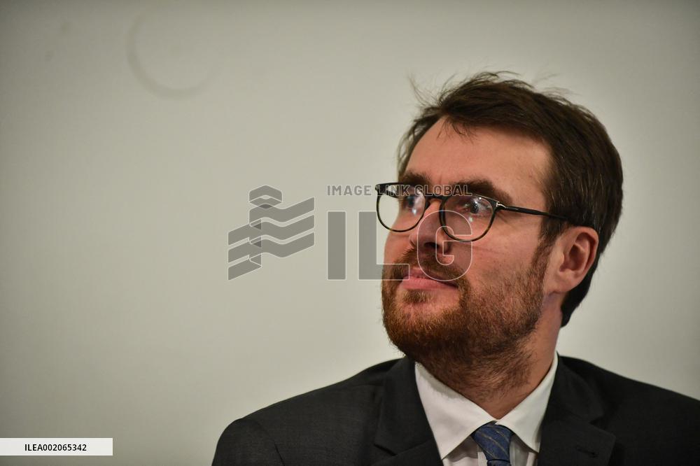 Press Conference On A Food Waste Collection And Recycling Plan - Paris