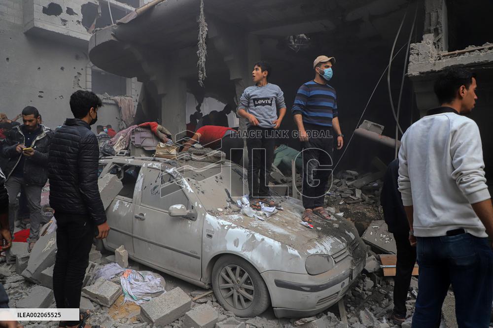 MIDEAST-GAZA-KHAN YOUNIS-AIRSTRIKE