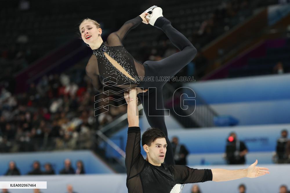 (SP)CHINA-BEIJING-FIGURE SKATING-ISU GRAND PRIX FINAL-PAIRS (CN)