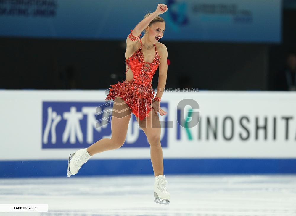 (SP)CHINA-BEIJING-FIGURE SKATING-ISU GRAND PRIX FINAL-WOMEN(CN)
