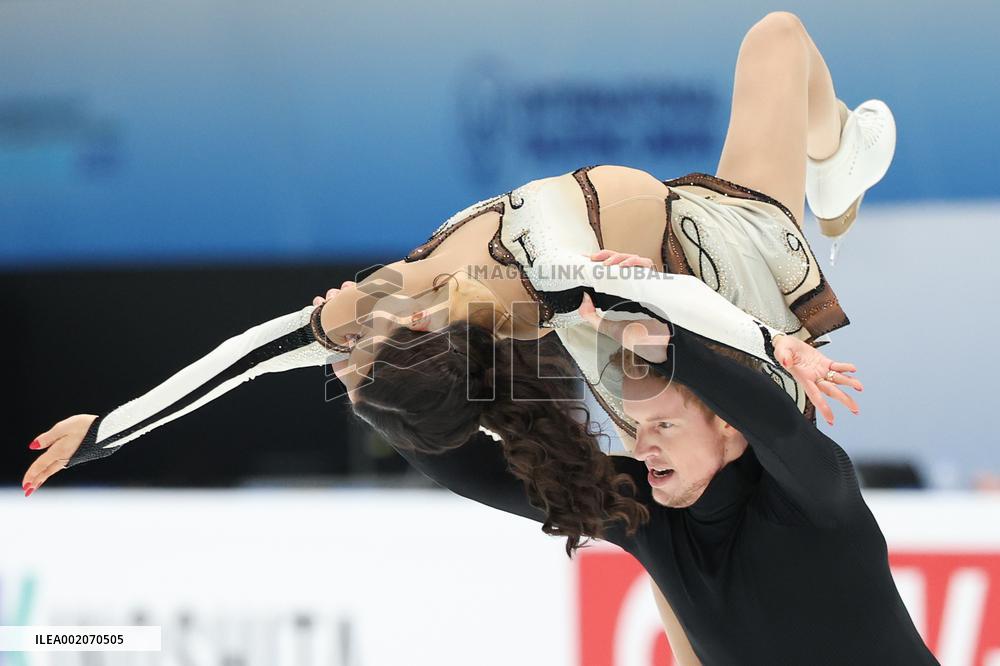 (SP)CHINA-BEIJING-FIGURE SKATING-ISU GRAND PRIX FINAL-ICE DANCE(CN)