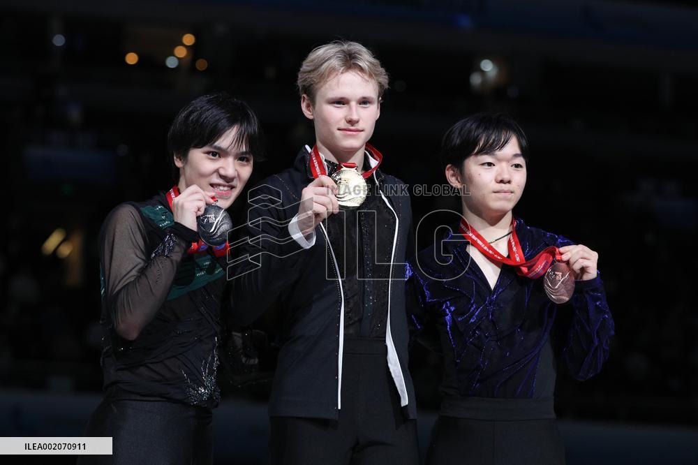 (SP)CHINA-BEIJING-FIGURE SKATING-ISU GRAND PRIX FINAL-MEN (CN)