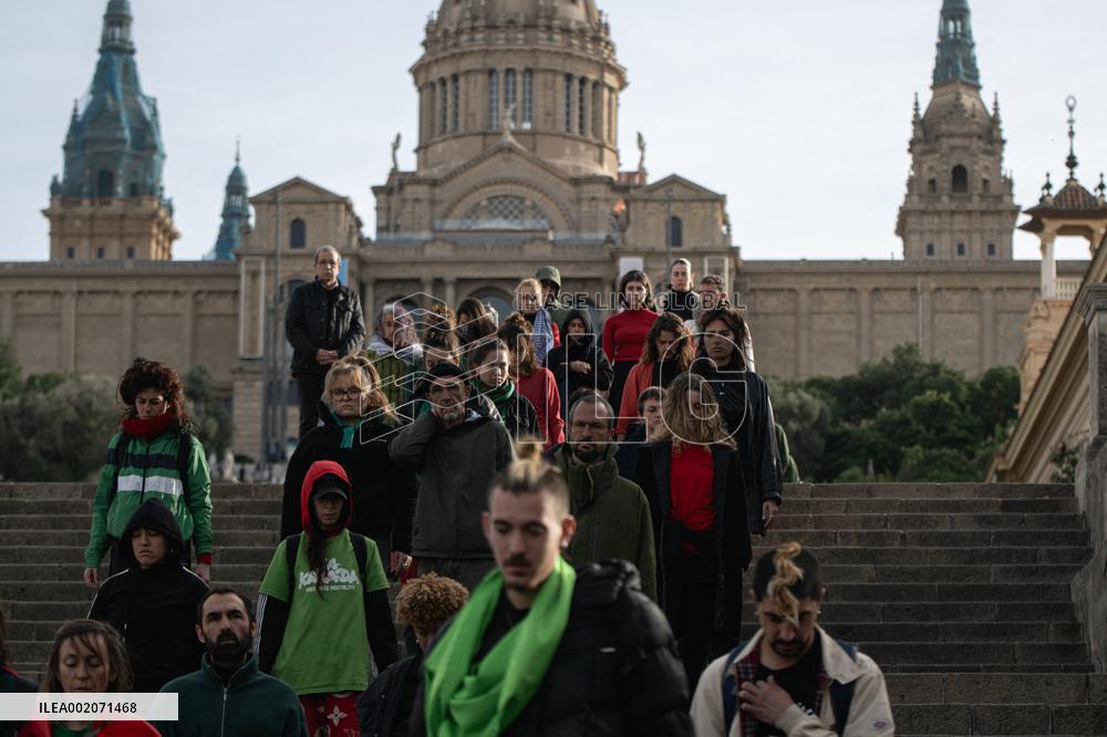 Artists perform in favor of Palestine and against Israel's attack on Gaza - Barcelona