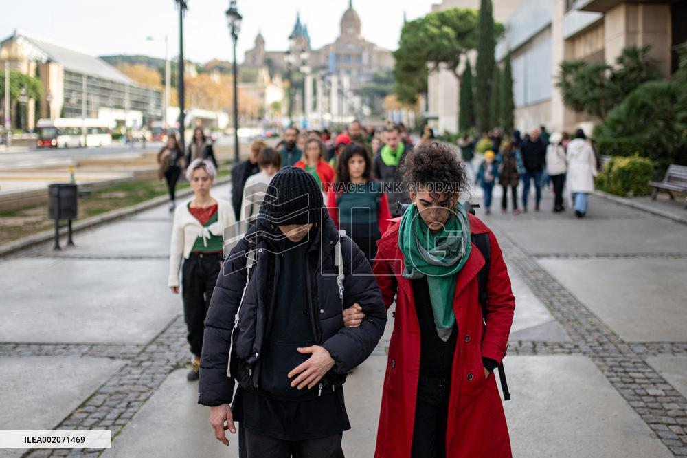 Artists perform in favor of Palestine and against Israel's attack on Gaza - Barcelona