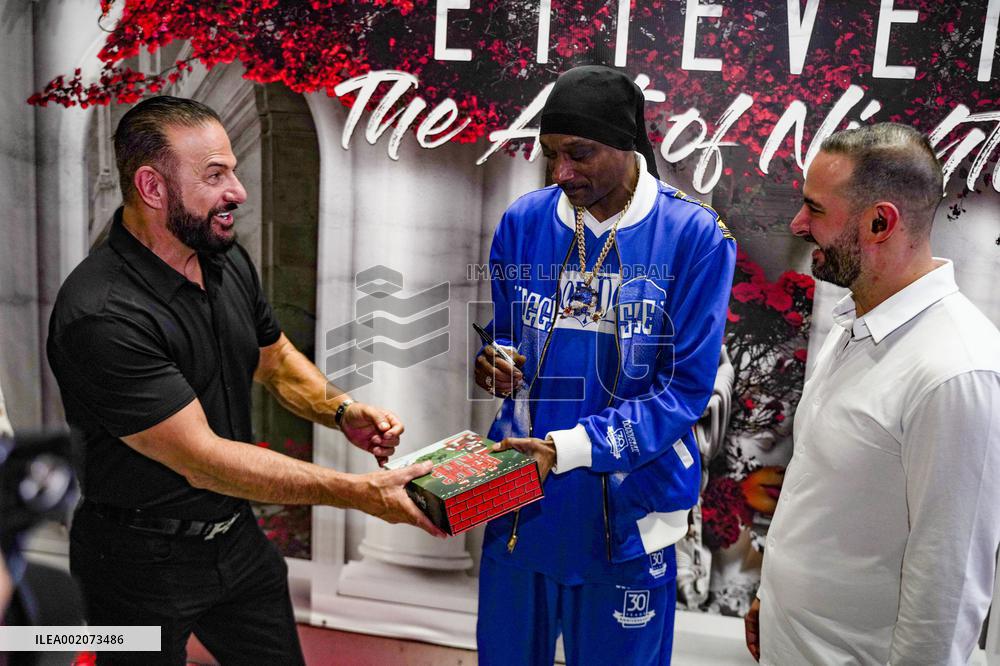Snoop Dogg appearing at E11even - Miami