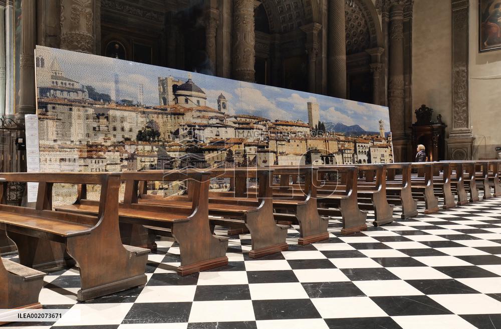 The largest Lego lenticular mosaic exhibited at Holy Spirit church - Bergamo
