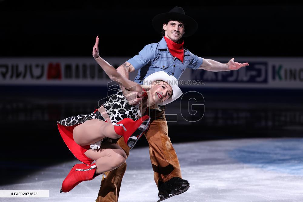 (SP)CHINA-BEIJING-FIGURE SKATING-ISU GRAND PRIX FINAL-CLOSING BANQUET(CN)