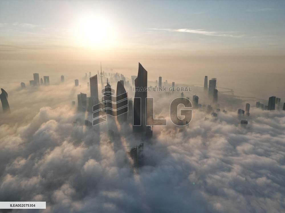 KUWAIT-KUWAIT CITY-SCENERY-FOG