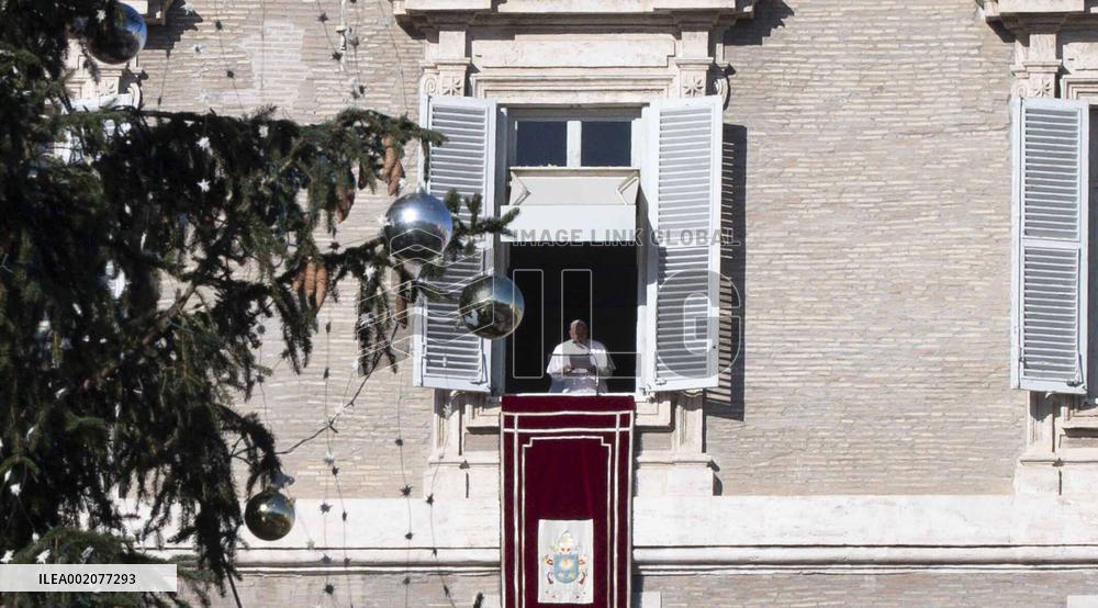 Pope Francis Reciting The Angelus Domini - Vatican