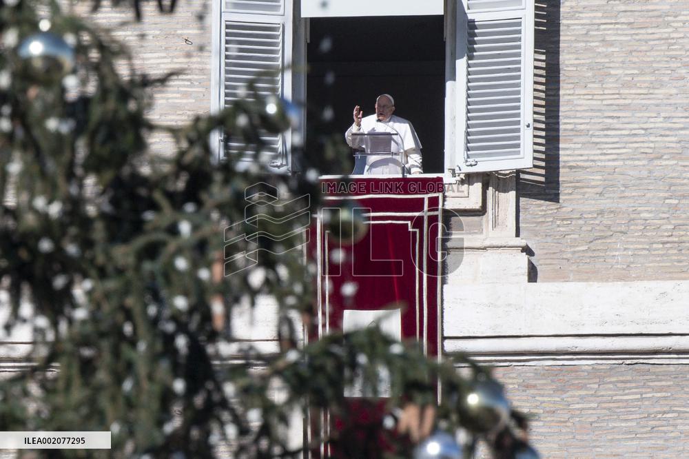 Pope Francis Reciting The Angelus Domini - Vatican