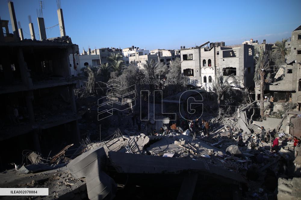 MIDEAST-GAZA-MAGHAZI REFUGEE CAMP-AIRSTRIKE