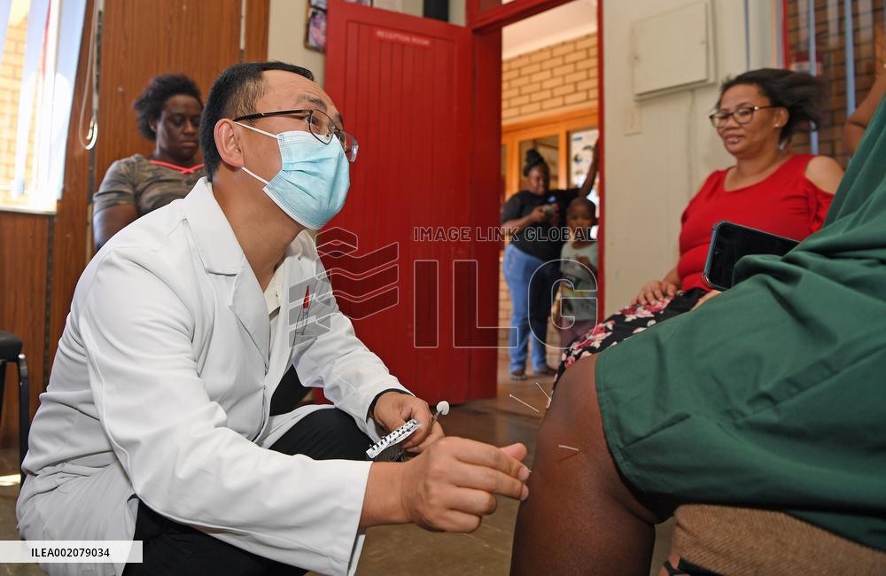 NAMIBIA-WINDHOEK-SOS CHILDREN'S VILLAGE-CHINESE MEDICAL TEAM