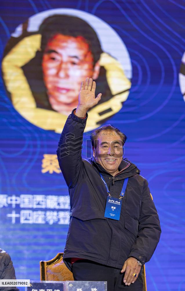 CHINA-XIZANG-LHASA-MT. QOMOLANGMA-MOUNTAINEERS (CN)