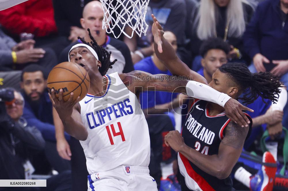 (SP)U.S.-LOS ANGELES-BASKETBALL-NBA-CLIPPERS VS BLAZERS