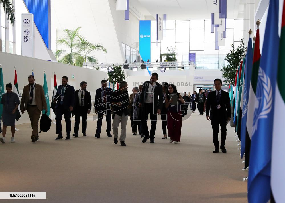 UAE-DUBAI-COP28-PROLONGING