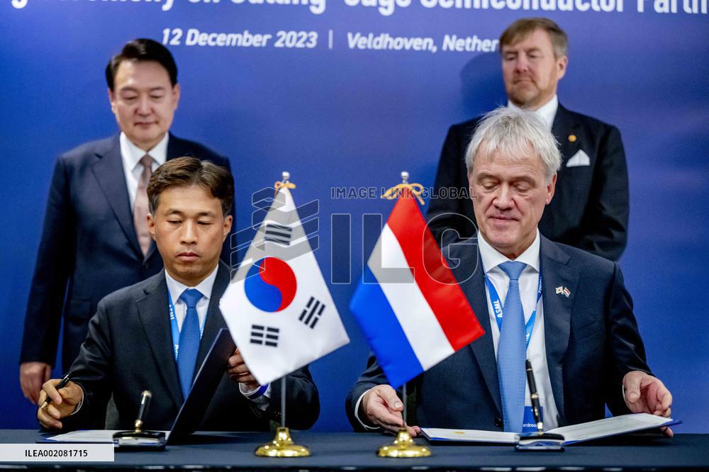 King And Yoon Visits ASML Headquarters - Veldhoven