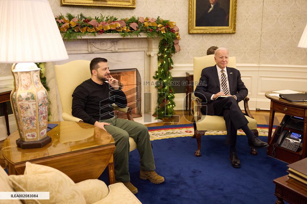 Zelensky Meets Biden After US $ 61bn Aid Package Stalls