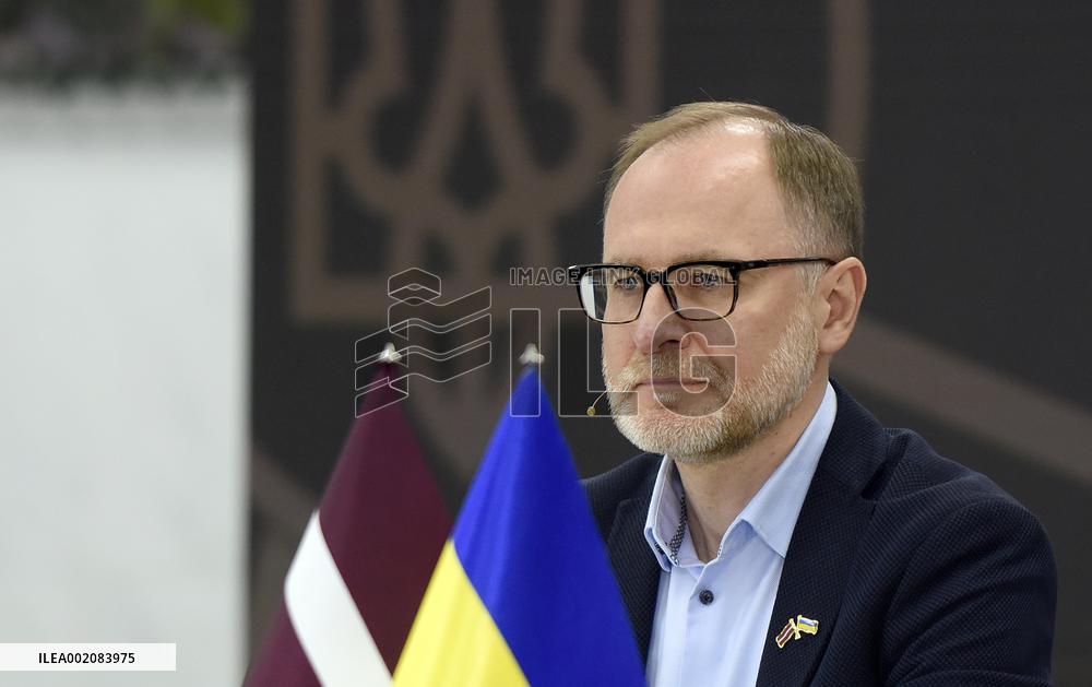 Joint press conference of Ukrainian and Latvian defence ministers