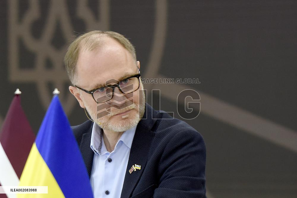 Joint press conference of Ukrainian and Latvian defence ministers