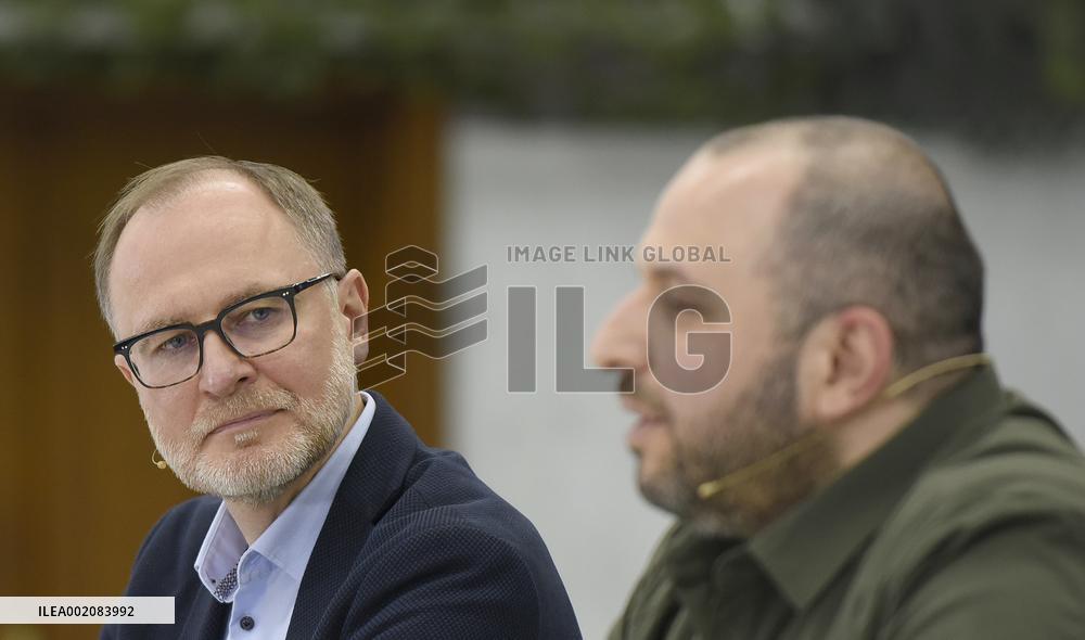 Joint press conference of Ukrainian and Latvian defence ministers