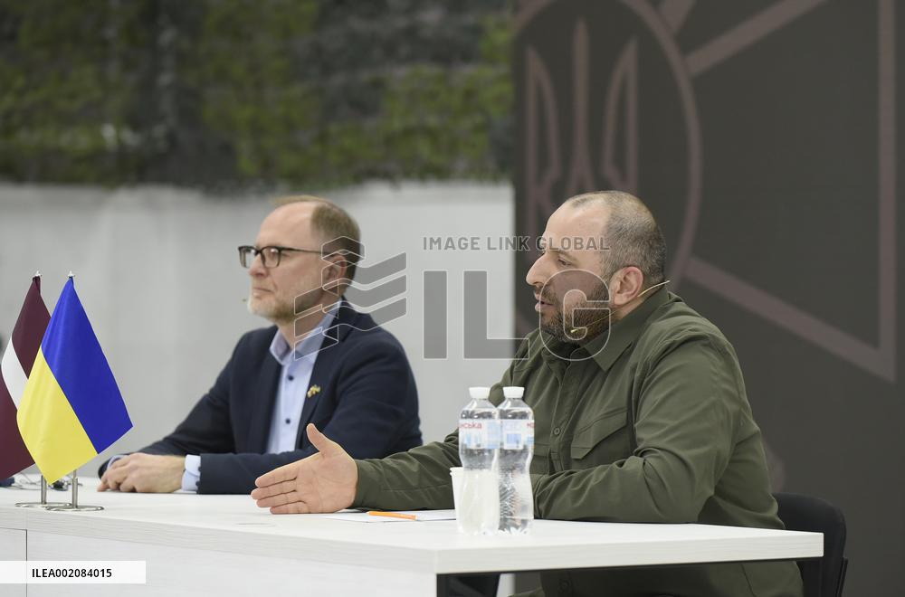 Joint press conference of Ukrainian and Latvian defence ministers