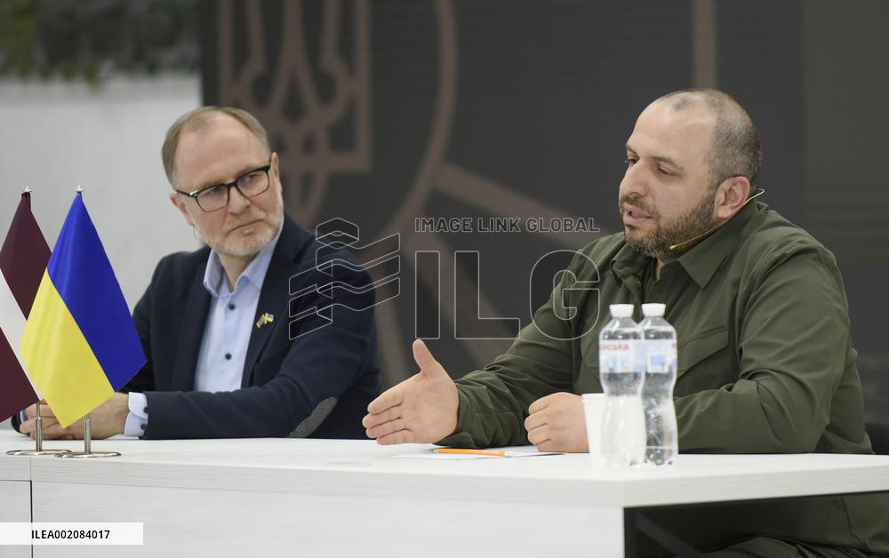 Joint press conference of Ukrainian and Latvian defence ministers