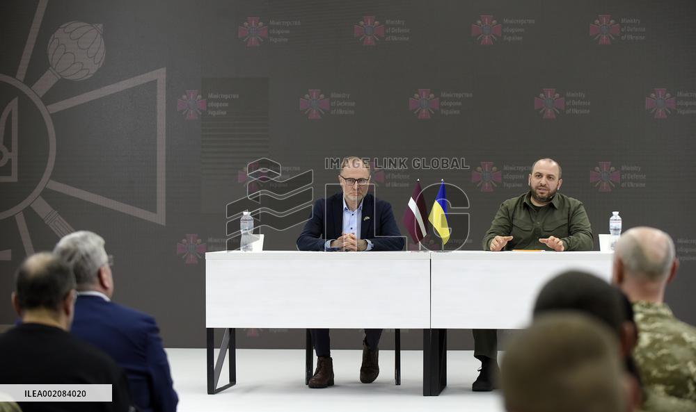 Joint press conference of Ukrainian and Latvian defence ministers