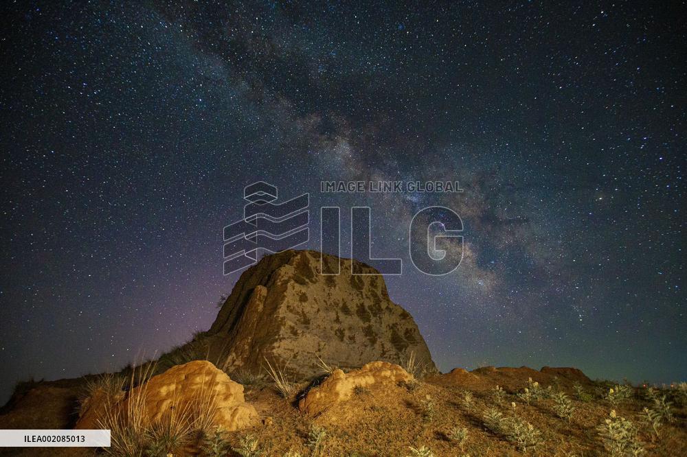 CHINA-NINGXIA-SHUTTERBUGS-ANCIENT GREAT WALL (CN)