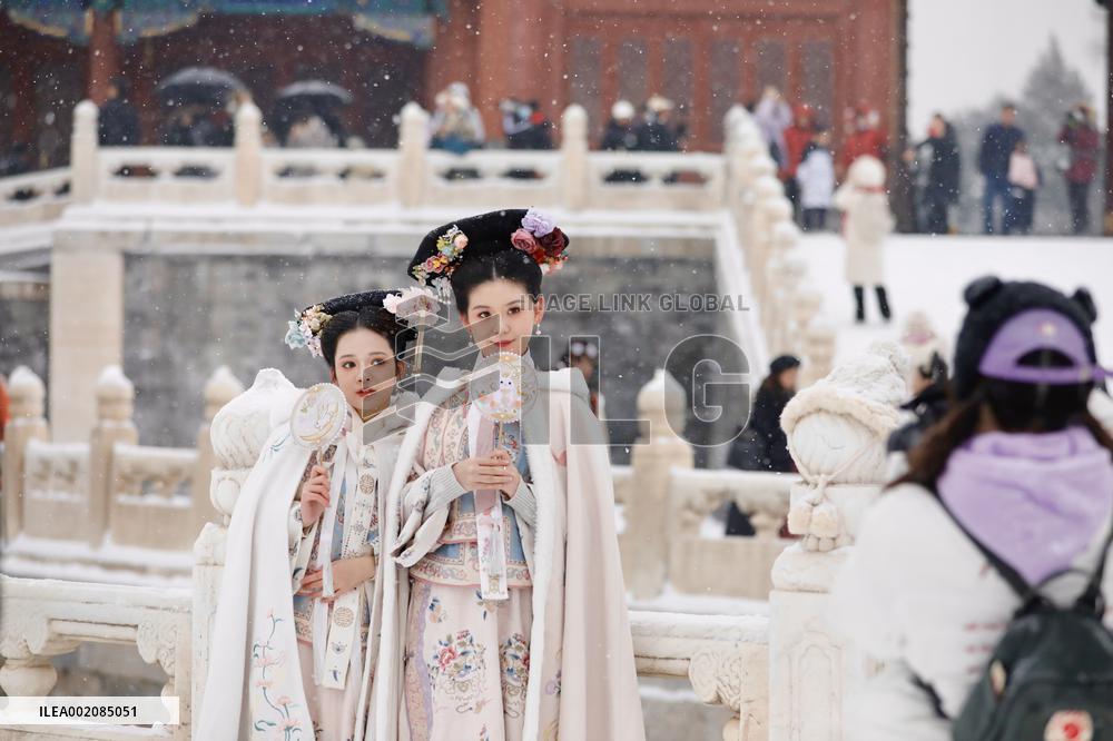 CHINA-BEIJING-PALACE MUSEUM-SNOWFALL (CN)