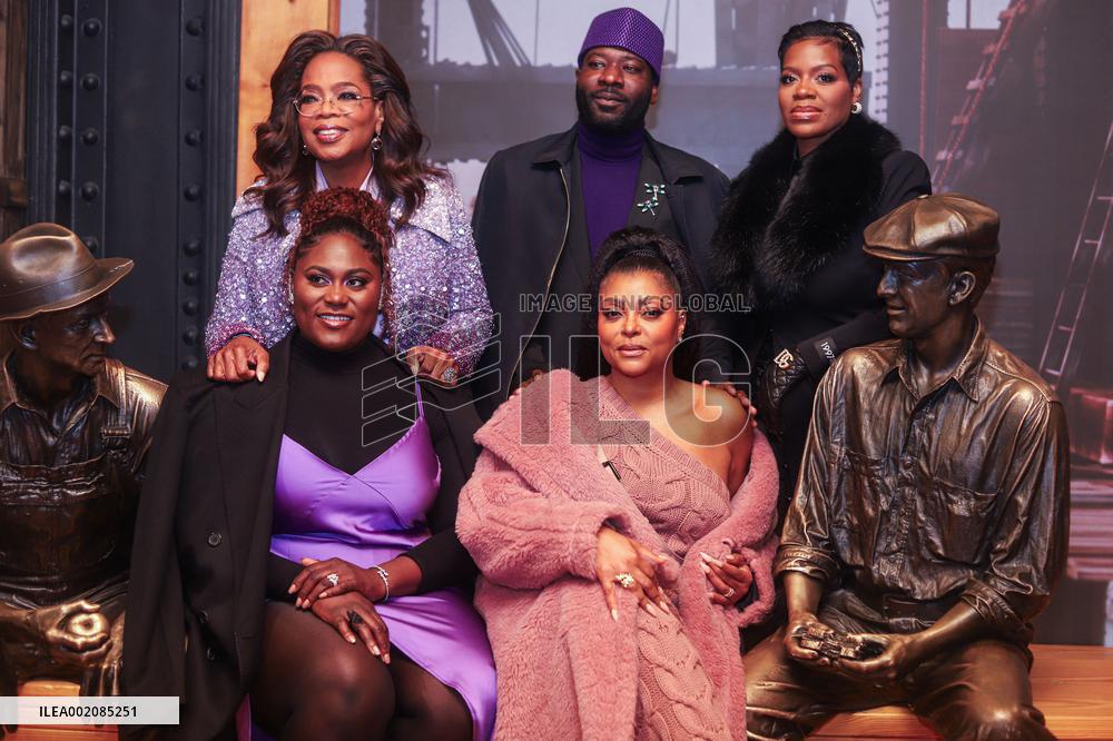The Cast Of The Color Purple Visit the Empire State Building - NYC