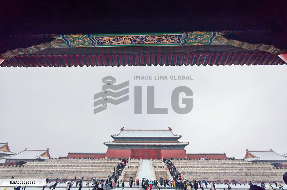 CHINA-BEIJING-PALACE MUSEUM-SNOWFALL (CN)