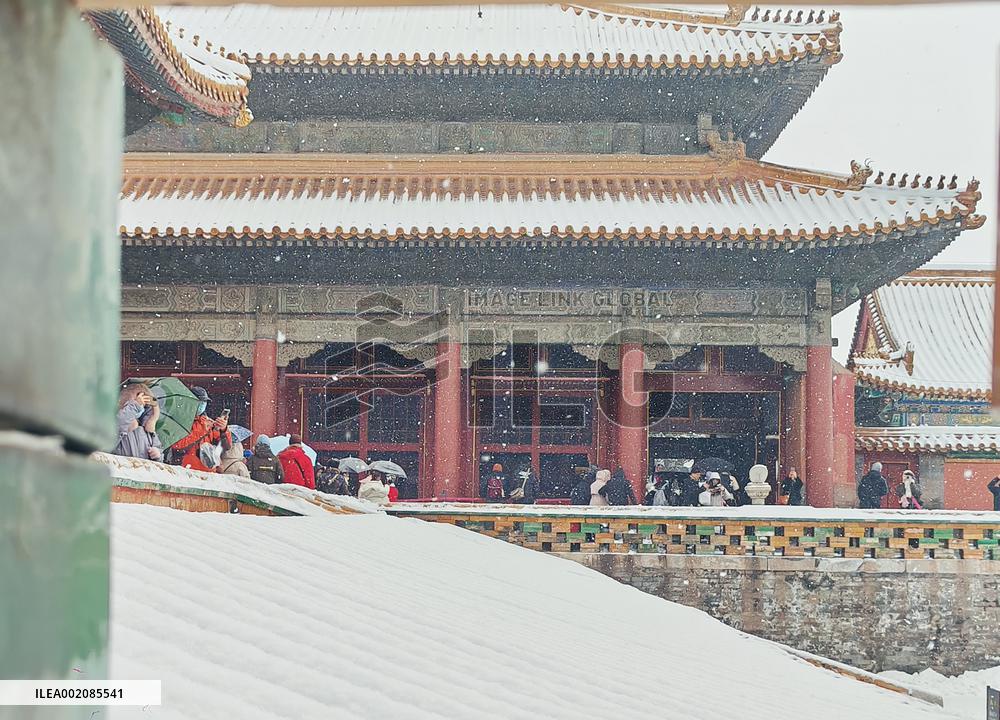 CHINA-BEIJING-PALACE MUSEUM-SNOWFALL (CN)