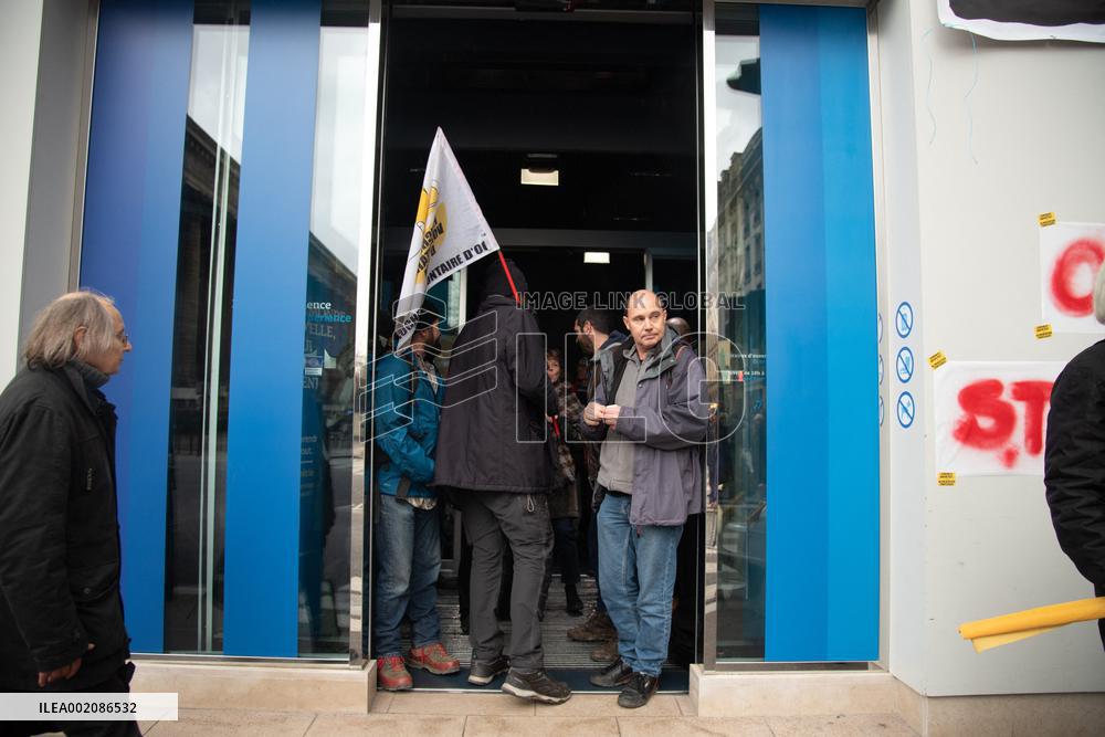 Occupation of the Farmers Confederation at Europa Experience - Paris