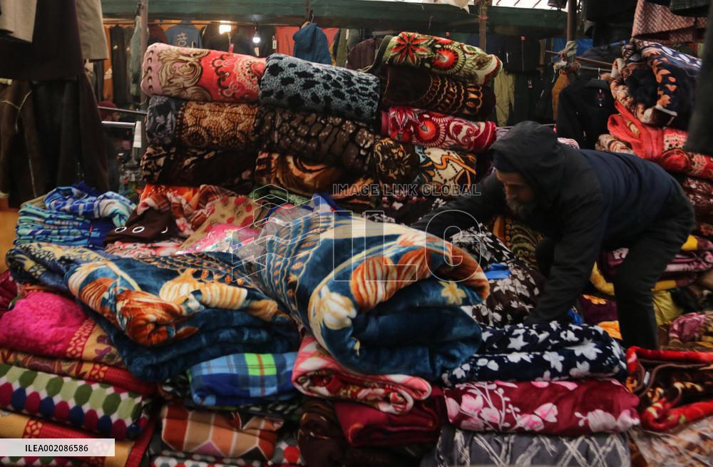 Sale of Winter Clothing In Kashmir