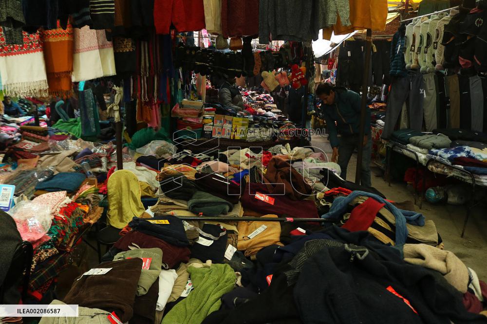 Sale of Winter Clothing In Kashmir